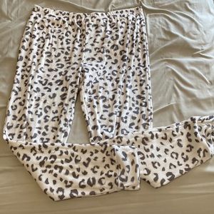Nicole miller pajama set